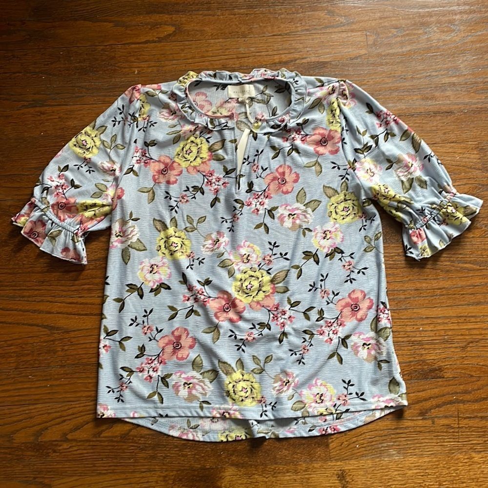 NWT Melloday Blue, Pink and Yellow Floral Short Sleeve Top